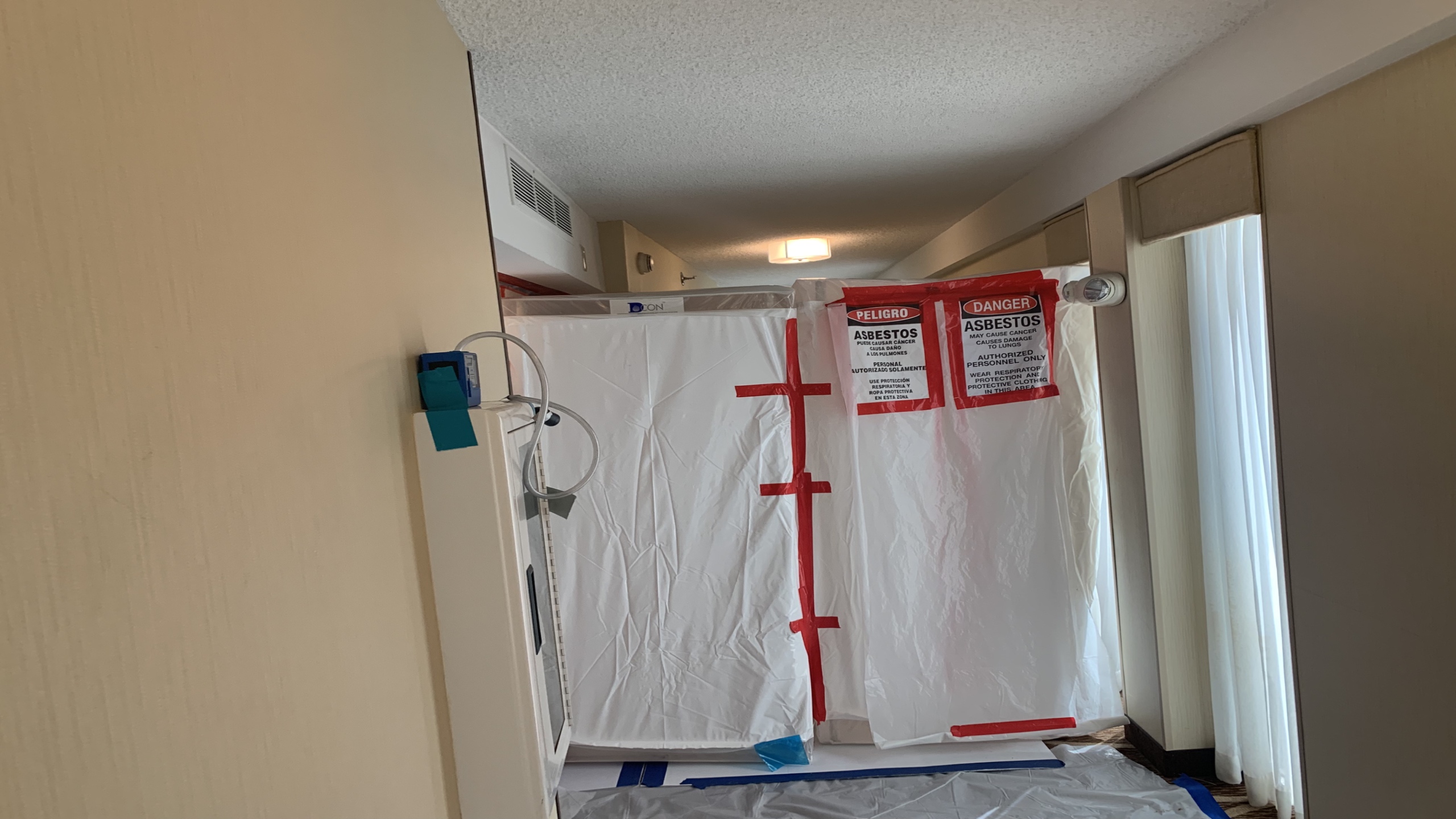 3 stage decontamination unit